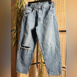 Old Navy Light Blue Distressed Women's Jeans Size 6/28R